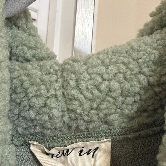 Cozy Green Sherpa Hoodie - Picture 3 of 5
